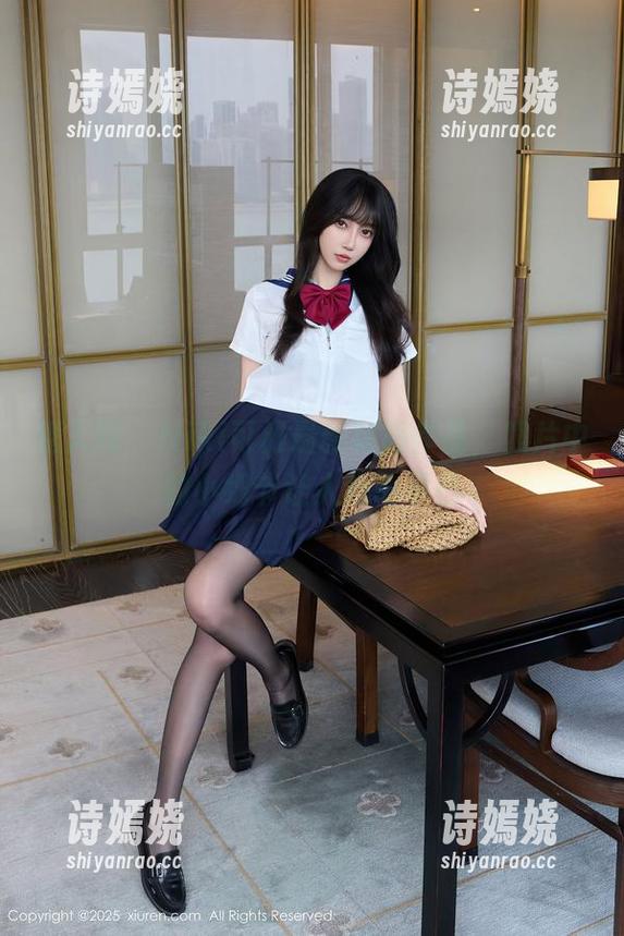 秀人网 - Niki可雅最新制服作品，照片中的小细节让人心动不已