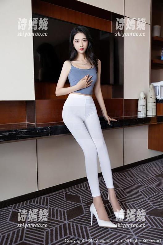 秀人网 - 学妹写真合集，伊一Moon这次的风格又变了，四季轮转都没她换得快！