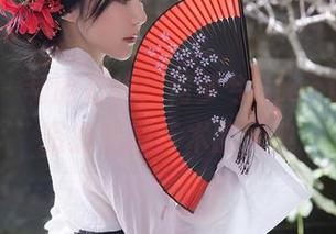 秀人网 – 制服反转：何梦兮Stacy如何将资源变成艺术的经典