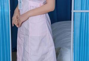 秀人网 – 唐翩翩最新写真：裤里丝，别问我为什么眼睛总飘！