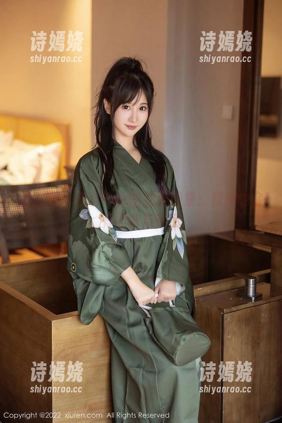 秀人网 - 奈奈Fox的礼服图集：模特也会有思考与疑惑
