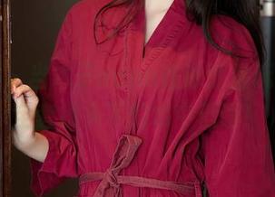 秀人网 – 当木子nana在泳池里玩写真，全套镜头下的水中低语！