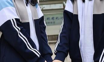 秀人网 – 蓝夏akasha的双马尾套图，瞬间让我想起校园那些年！