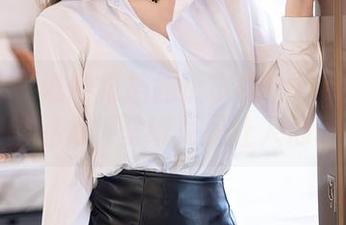 秀人网 – 谁能抵挡趁热拿铁latte女神的原图魅力？壁纸更是让人心动！