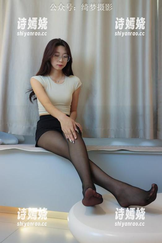 绮梦摄影 - 瓜瓜的制服游戏，万种风情尽在其中—写真资源，别错过哦！