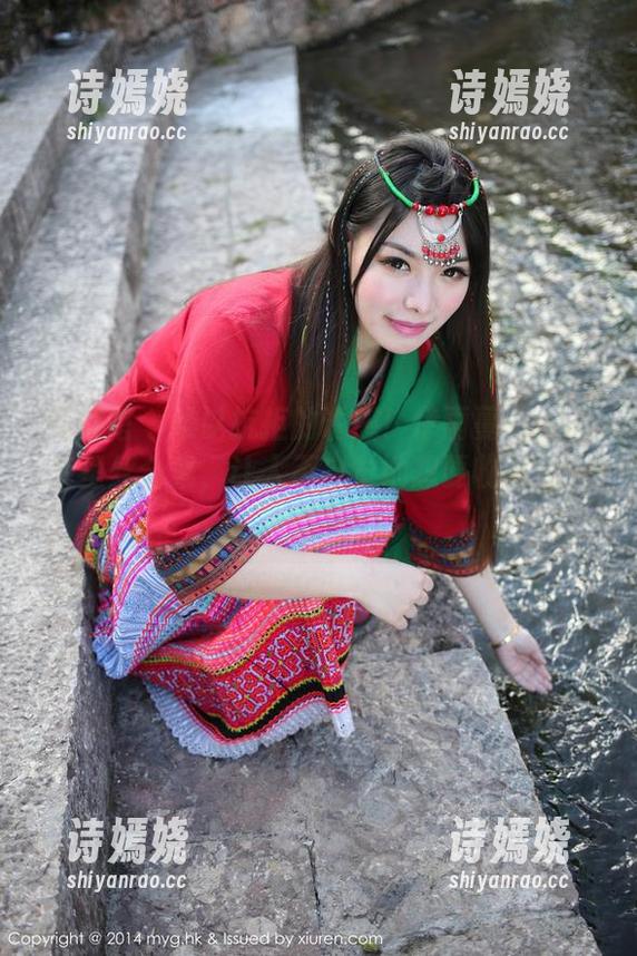 美媛馆 - 难以抗拒的诱惑！伊雨蔓Fiona裤里丝合集，让人不自觉地想要收藏每一张照片！