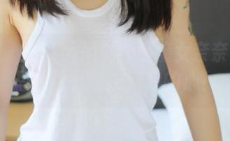 美媛馆 – 网盘大揭秘：小魔女奈奈的棉袜写真，一秒撩到我的心！