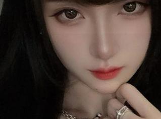 别眨眼！腐团儿Ikaros的内衣原图更新来了，刺激眼球。