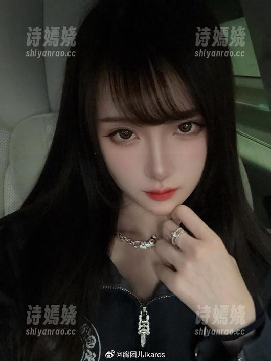 别眨眼！腐团儿Ikaros的内衣原图更新来了，刺激眼球。