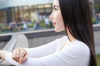 蜜桃社 – 就想问问，Gina的白丝写真是不是每次都这么撩？原图给我来一打！