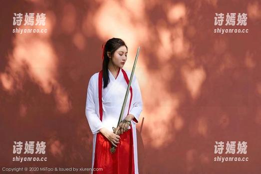 蜜桃社-小魔女lily 蜜桃社 - 小魔女lily的豹纹魅力:原图深度解析,真相可能让你惊讶!