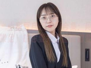 袜啵啵 – 小甜豆自拍视频合集：网盘里的丝袜与裸足，钱包要哭了但眼睛变亮了！
