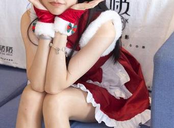 袜啵啵 – 糯米水手服，免费下载的作品，穿上它就能跟海洋的神秘交个朋友！