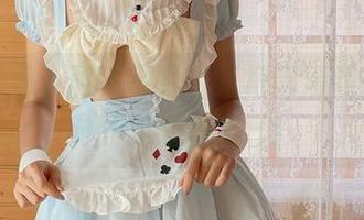 快来看看，西呱呀呀呀红裙高清照片，绝对让你心动不已！