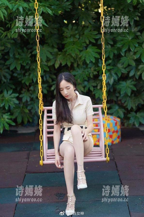 微密圈 - 辣妈女神VIP会员专属系列2月全套图集，仿佛能闻见那淡淡的春意！