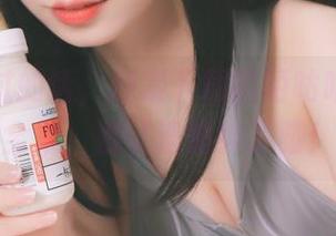 不想错过的话，赶紧下载陌陌咕咕咕校服全集，别让遗憾绊了脚！