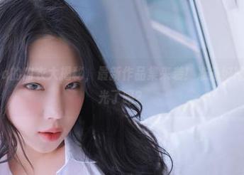 韩国CoCo的内衣大揭秘，最新作品集来袭！准备好瞄准你的目光了吗？