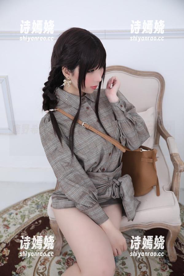 鹿野希的白礼服图包，在那纯净的白色中藏了多少小心思？