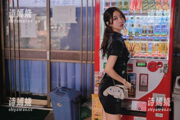黑川金莲瓶儿写真本真爱版，最新图集里的瓶儿真是个“西瓜”？